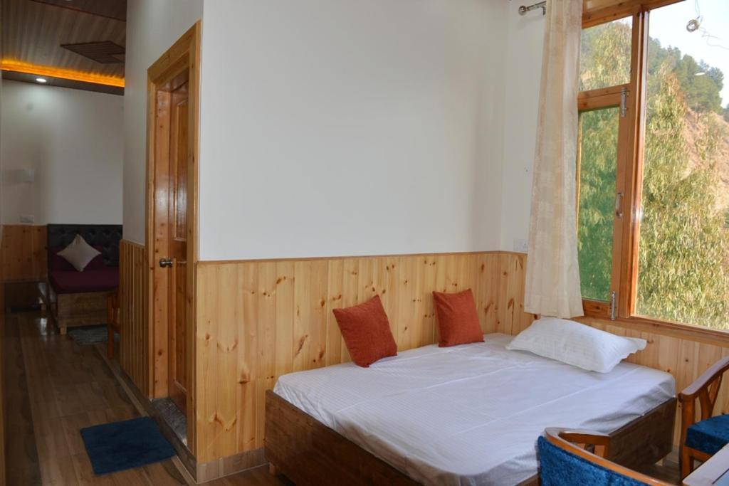 Tulip Flowing River View Hotel. Shamshi Экстерьер фото