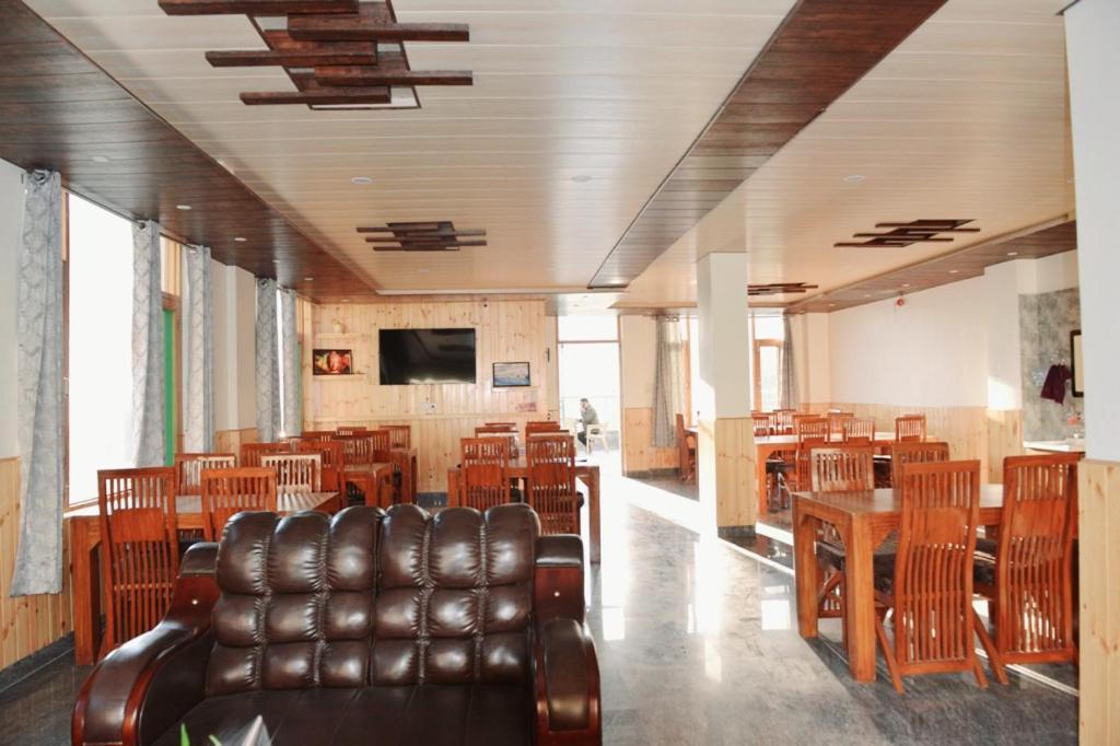 Tulip Flowing River View Hotel. Shamshi Экстерьер фото